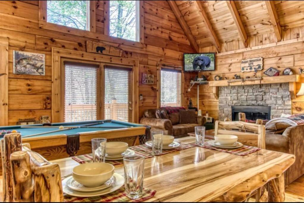 Lazy Bear Cabin 세비어빌 외부 사진