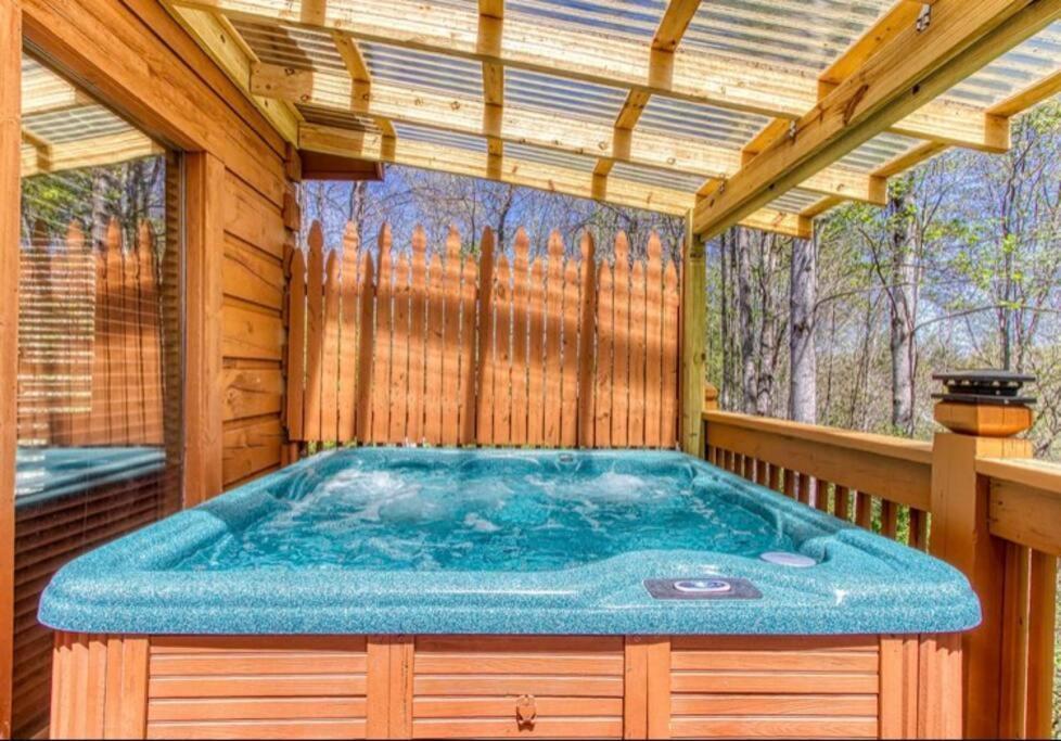 Lazy Bear Cabin 세비어빌 외부 사진